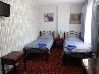 Гостиница Лотос Иркутск Улучшенный двухместный номер с 2 отдельными кроватями-5